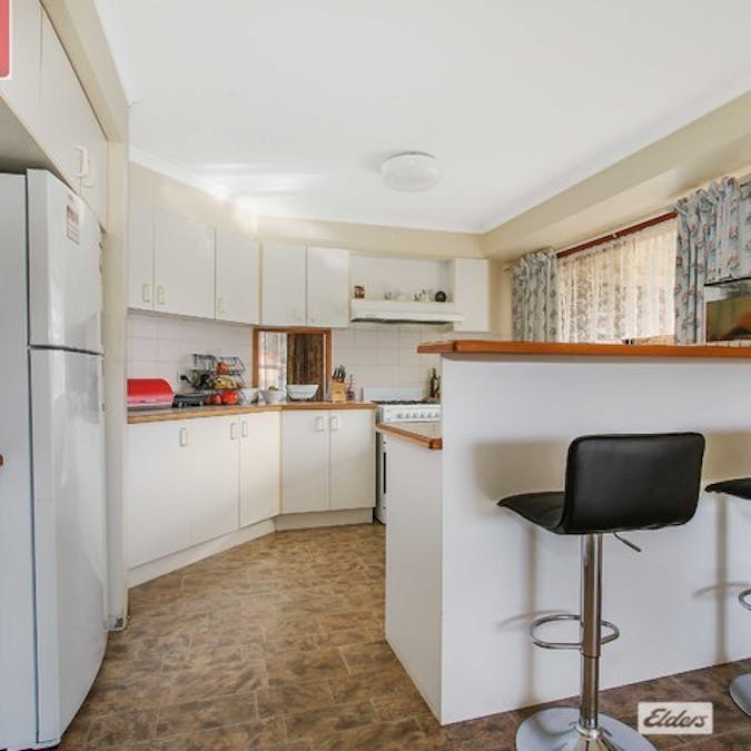 8 Elmslie Circuit, West Wodonga, VIC, 3690 - Image 4