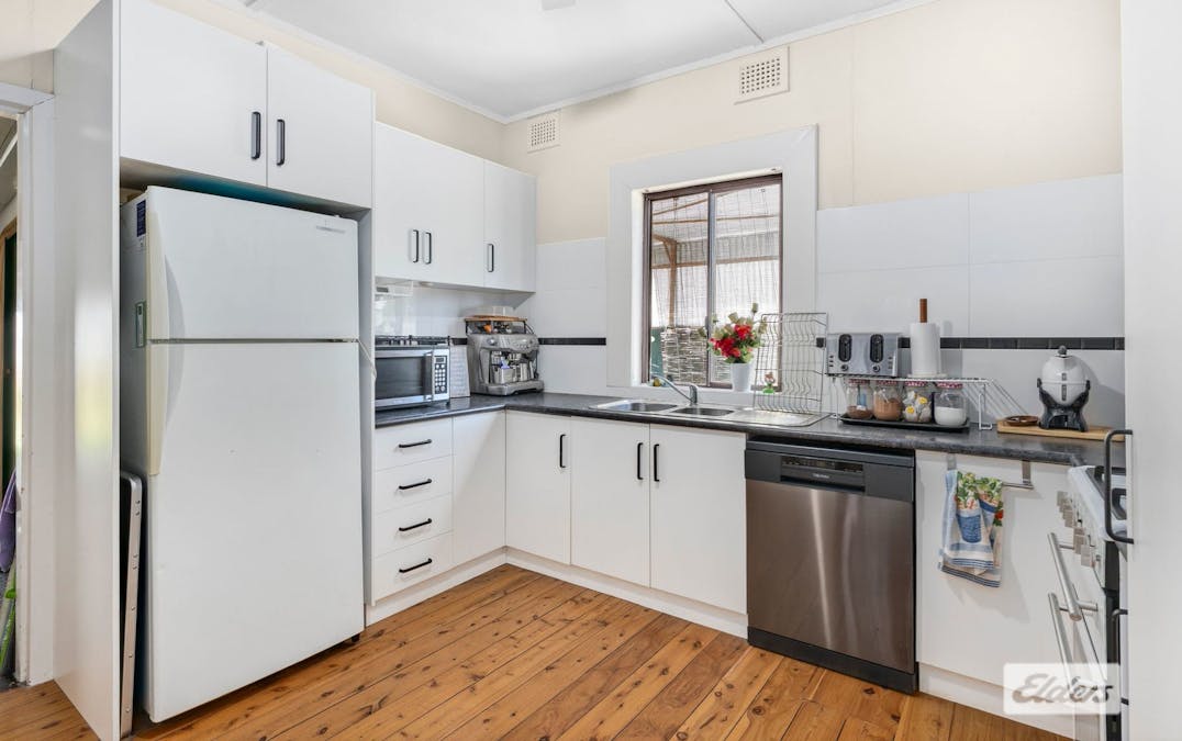 1039 Barooga Street, North Albury, NSW, 2640 - Image 3