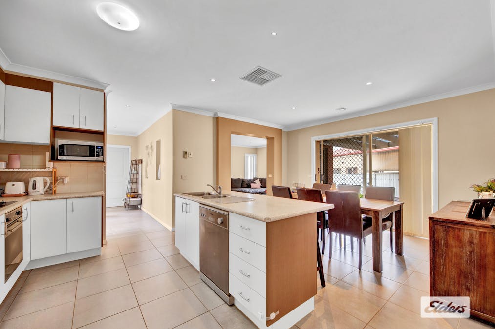 1 Wren Court, West Wodonga, VIC, 3690 - Image 5