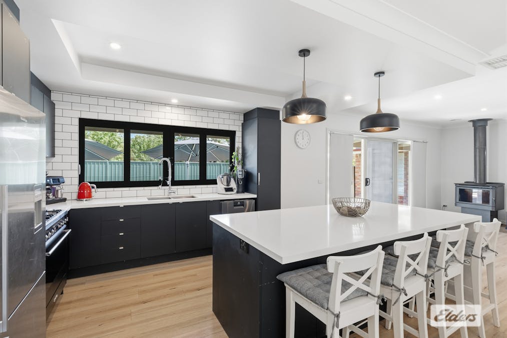 9 Pell Street, Howlong, NSW, 2643 - Image 2