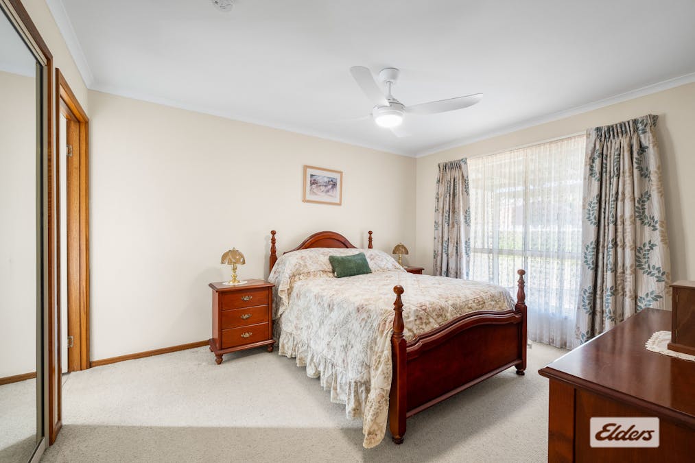 12 Pinot Crescent, Corowa, NSW, 2646 - Image 10