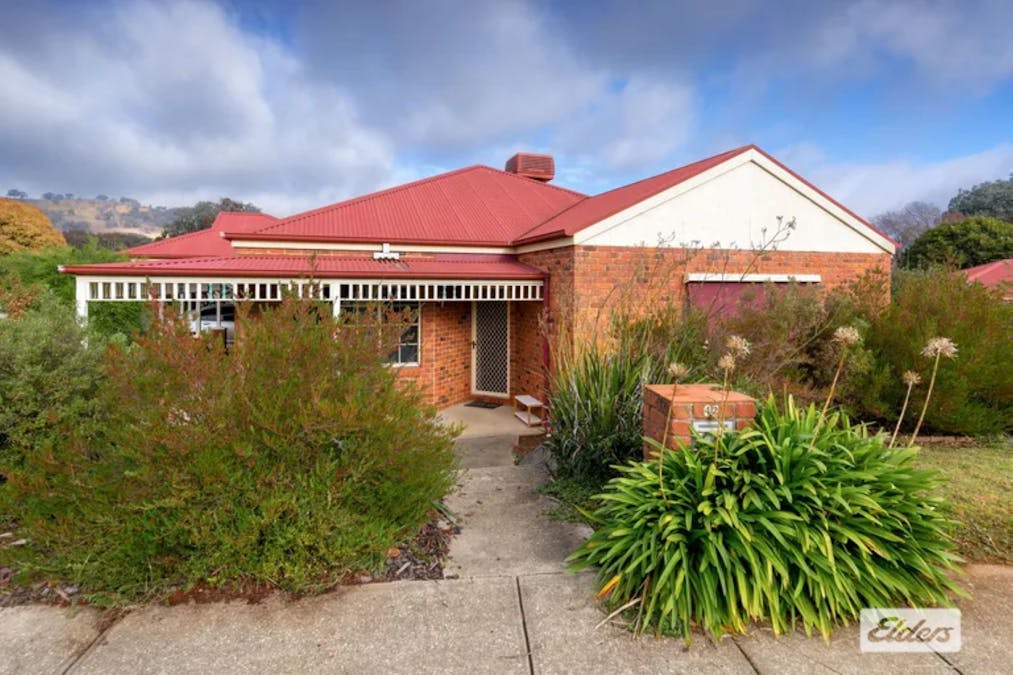 42 Falcon Circuit, Wodonga, VIC, 3690 - Image 2