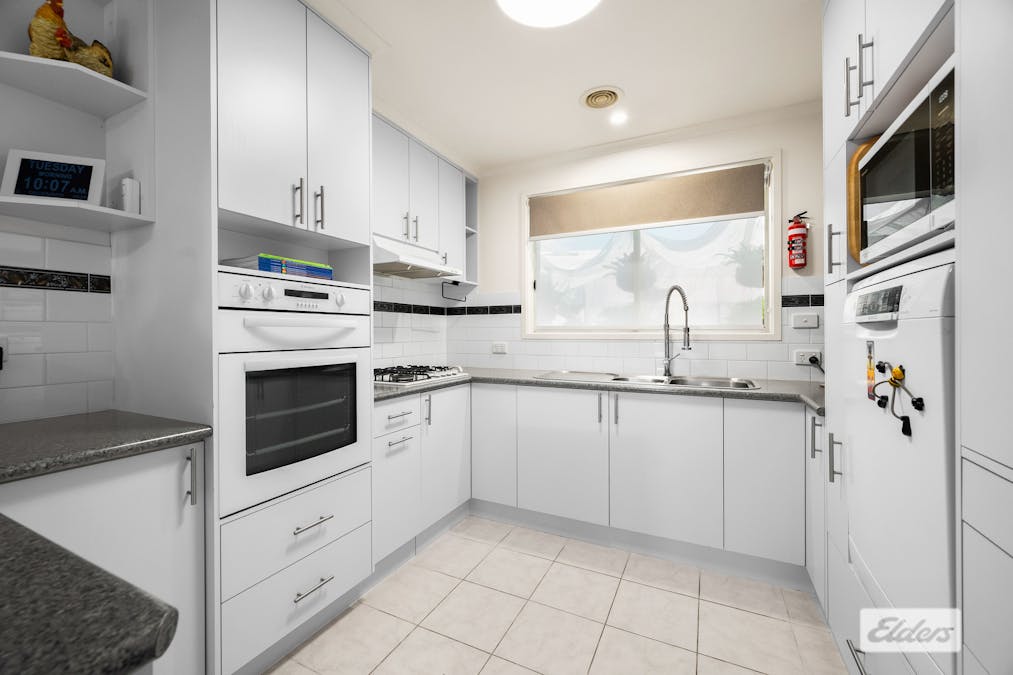 11 Sonia Court, West Wodonga, VIC, 3690 - Image 7