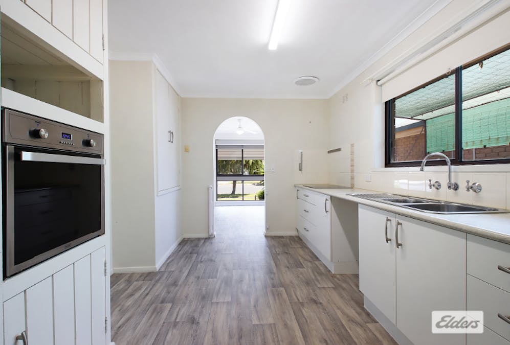 385 Lawrence Street, West Wodonga, VIC, 3690 - Image 4