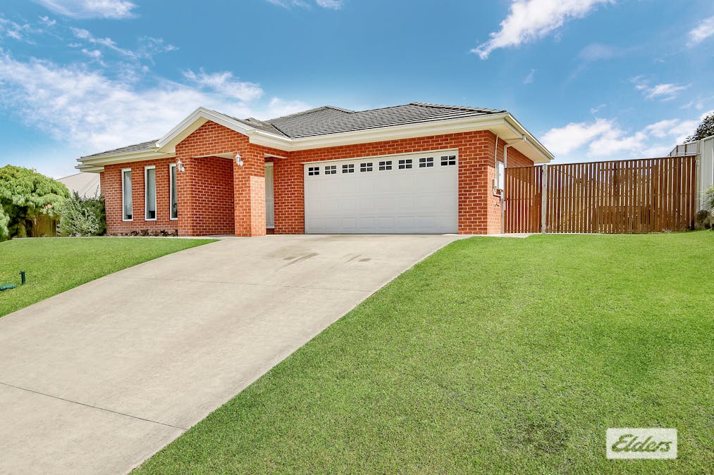11 Dempster Place, Leneva, VIC, 3691 - Image 1