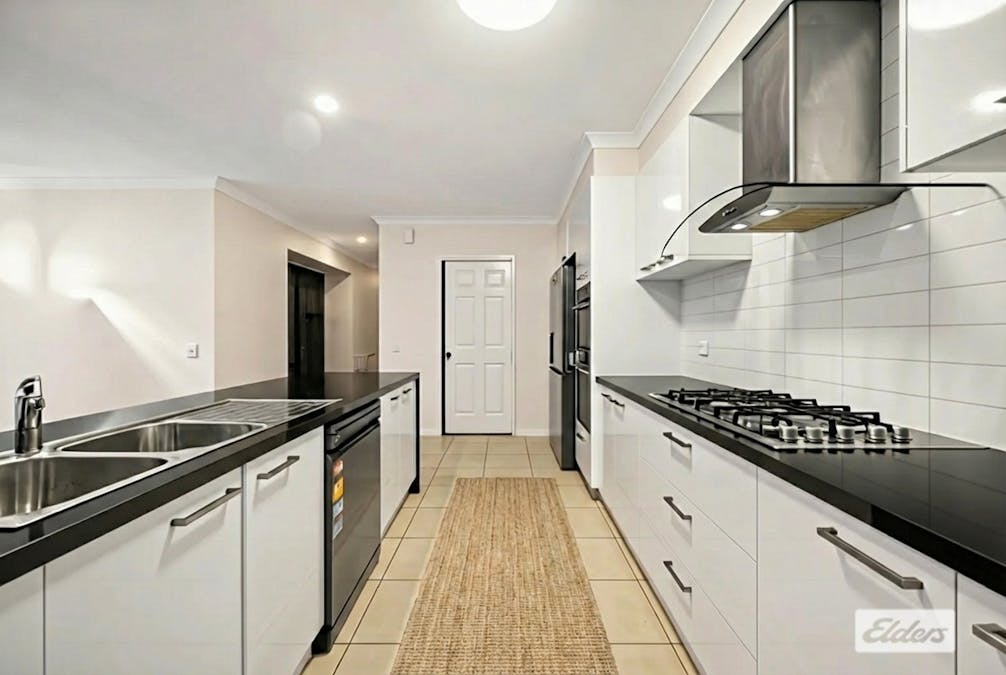 11 Dempster Place, Leneva, VIC, 3691 - Image 6