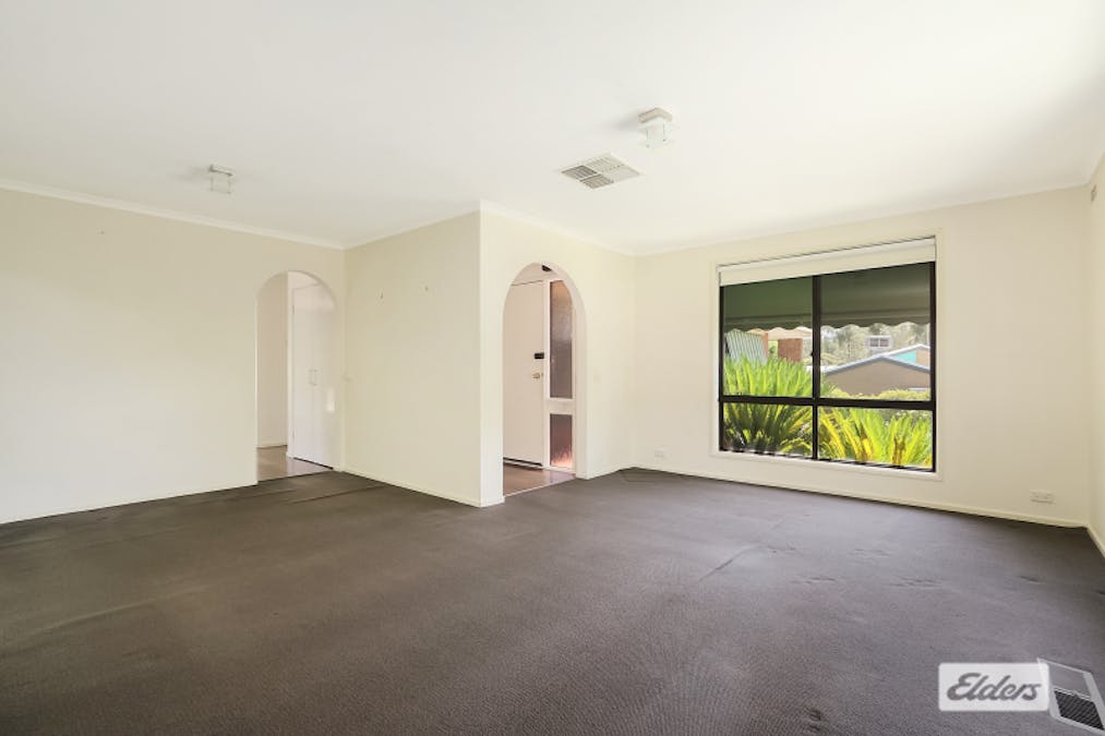 36 Haley Crescent, Wodonga, VIC, 3690 - Image 2