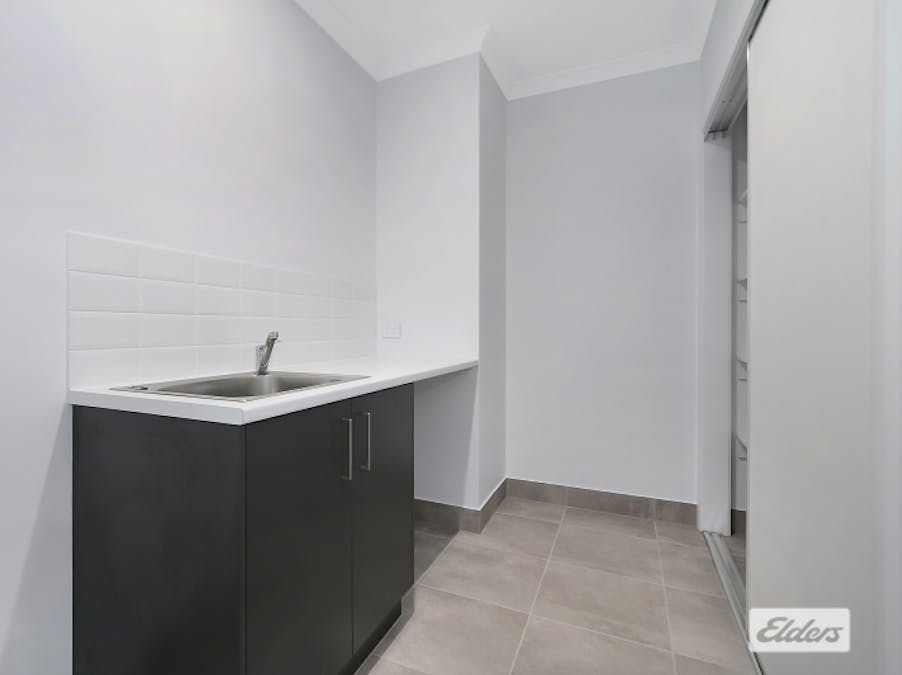 16 Stobie Crescent, Leneva, VIC, 3691 - Image 8