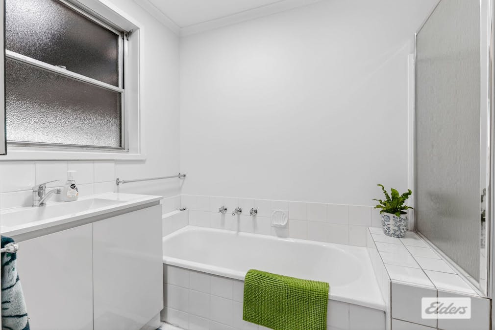 1 Melgaard Court, Wodonga, VIC, 3690 - Image 8