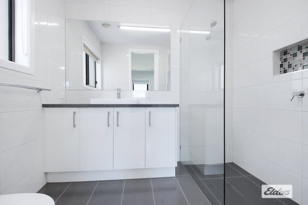 42 Ruthven Circuit, Wodonga, VIC, 3690 - Image 9