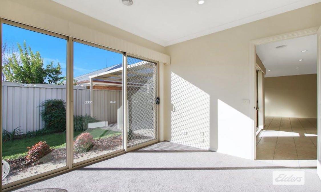4 Cromer Fairway, West Wodonga, VIC, 3690 - Image 8