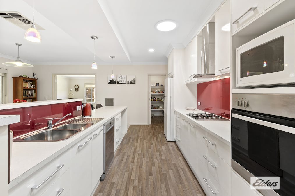 35 Douglas Street, Rutherglen, VIC, 3685 - Image 2