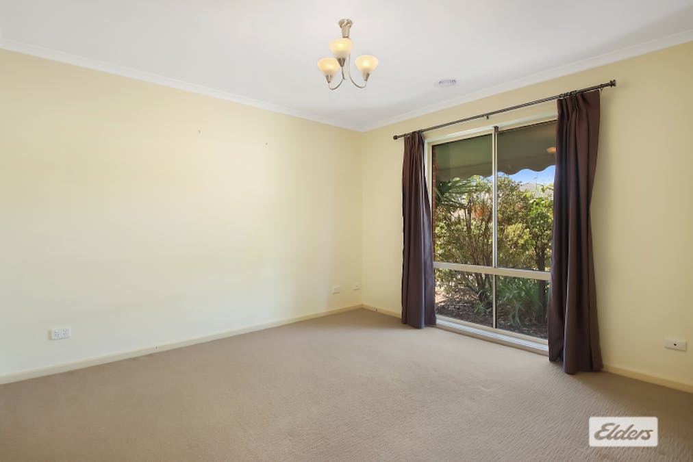 4 Hook Court, West Wodonga, VIC, 3690 - Image 3
