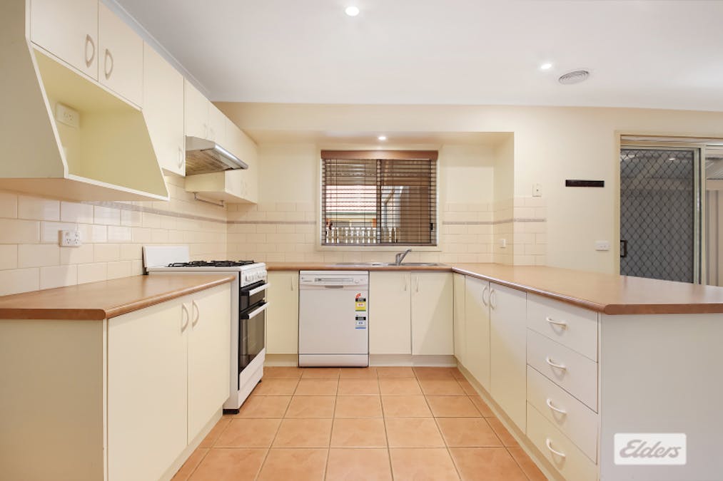 4 Hook Court, West Wodonga, VIC, 3690 - Image 5