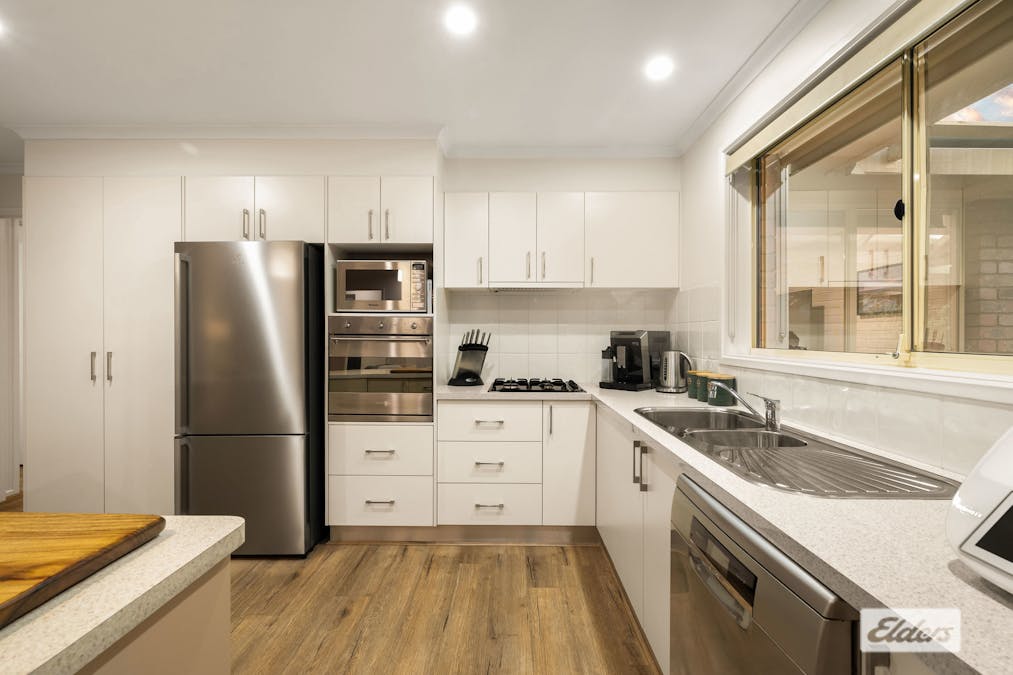 41 Dalton Avenue, West Wodonga, VIC, 3690 - Image 2