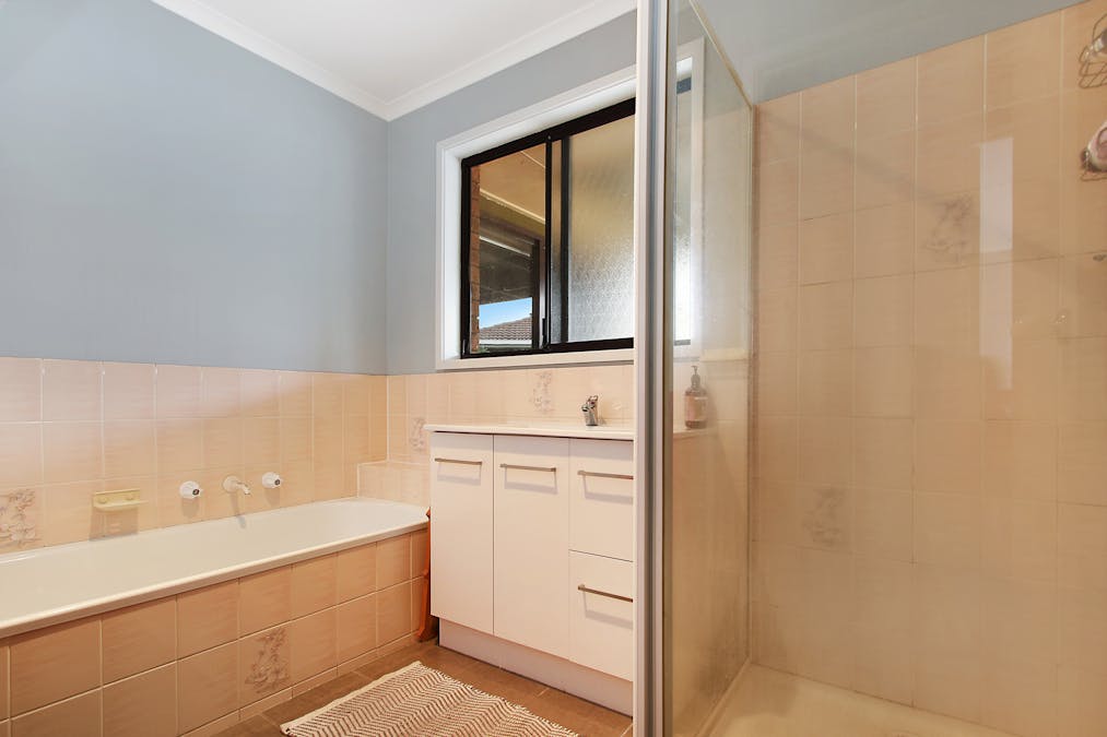 10 Hales Court, West Wodonga, VIC, 3690 - Image 5