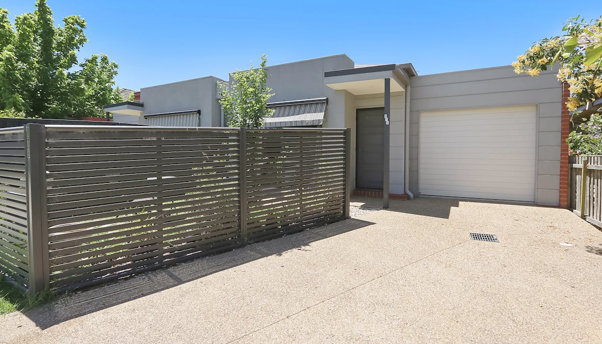 876 Frauenfelder Street, Albury, NSW, 2640 - Image 1