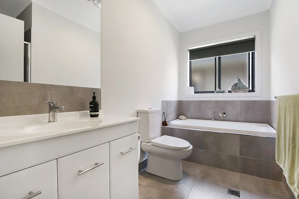 876 Frauenfelder Street, Albury, NSW, 2640 - Image 6