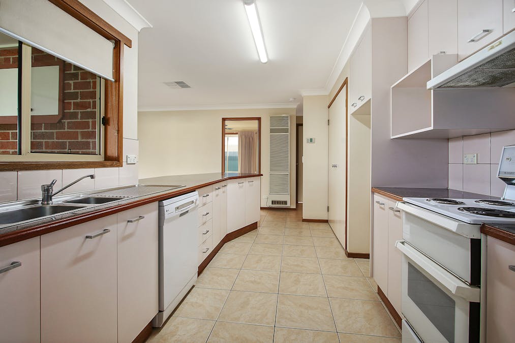 48 Saville Avenue, Lavington, NSW, 2641 - Image 3