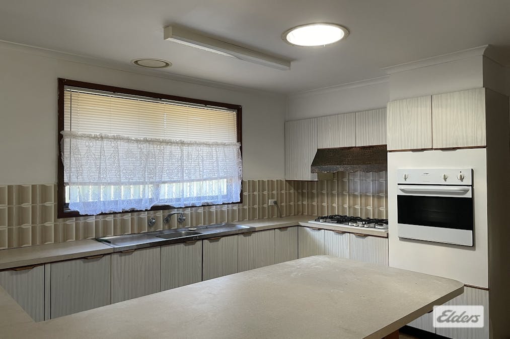50 Highland Crescent, West Wodonga, VIC, 3690 - Image 6