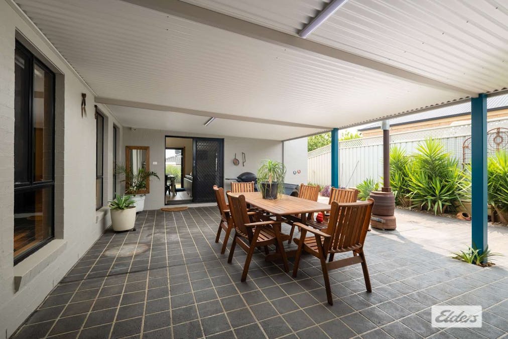 2 Lucas Court, West Wodonga, VIC, 3690 - Image 9