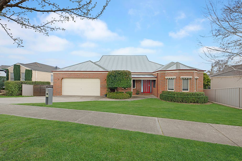 18 Jevington Drive, Wodonga, VIC, 3690 - Image 1
