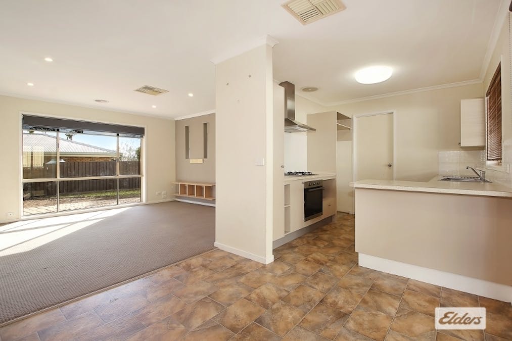 8 Thrush Court, Wodonga, VIC, 3690 - Image 3