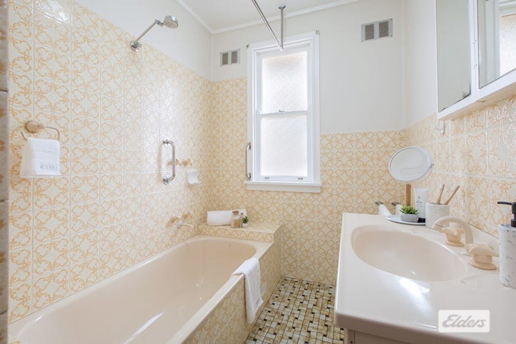 1036 Calimo Street, North Albury, NSW, 2640 - Image 10