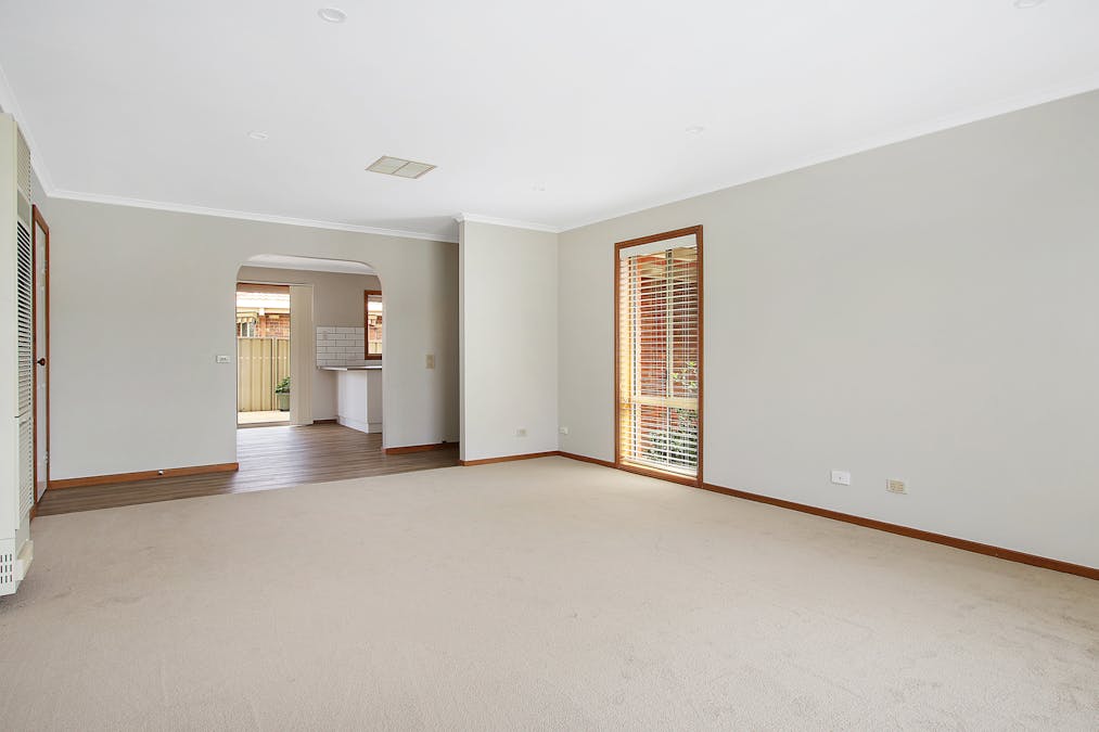 2/36 Mayfair Drive, West Wodonga, VIC, 3690 - Image 4