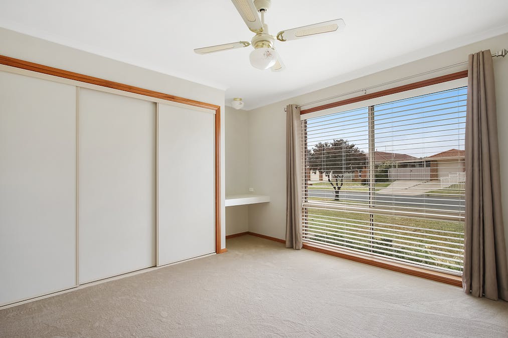 2/36 Mayfair Drive, West Wodonga, VIC, 3690 - Image 5