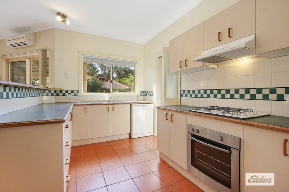 42 Falcon Circuit, Wodonga, VIC, 3690 - Image 2