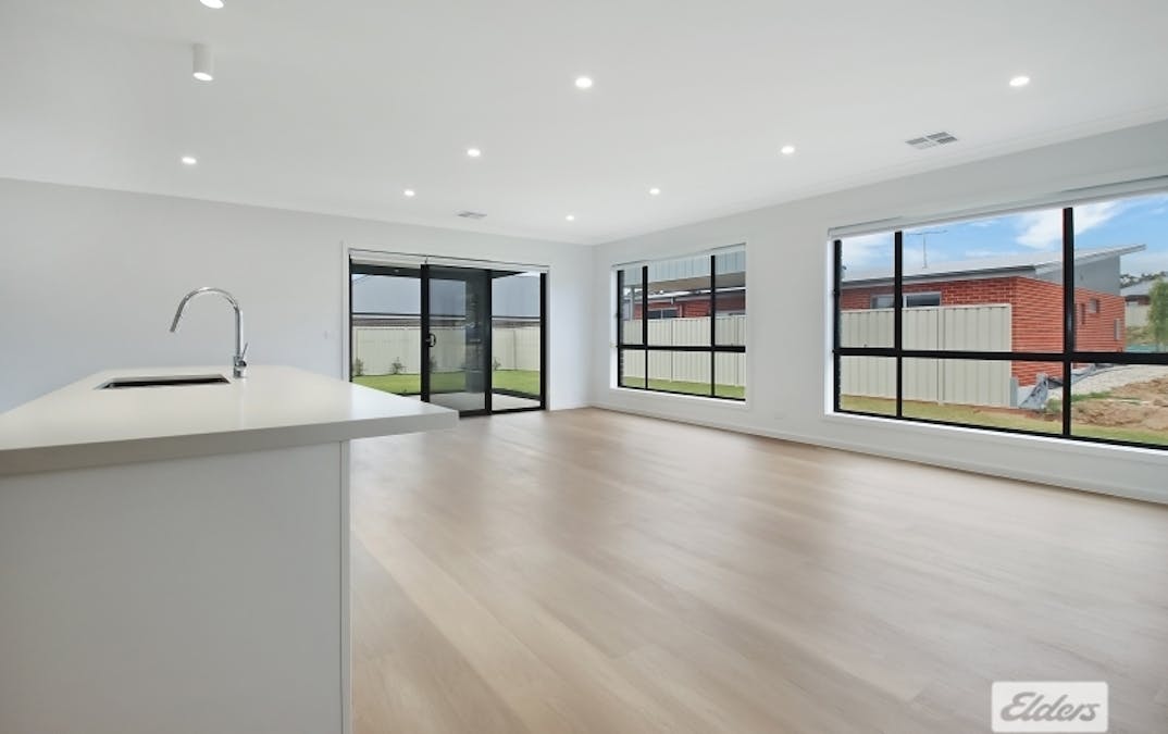 31 Cardiff Drive, Wodonga, VIC, 3690 - Image 6