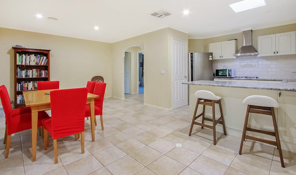 25 Mashie Way, Wodonga, VIC, 3690 - Image 2