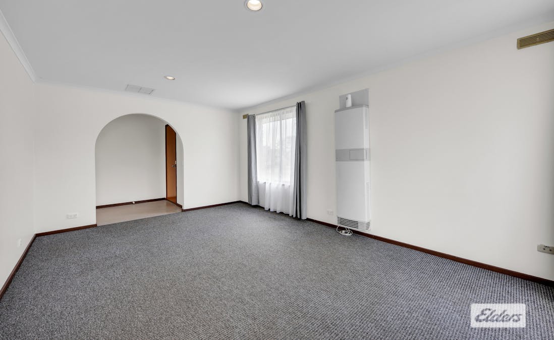 27 Gayview Drive, West Wodonga, VIC, 3690 - Image 3