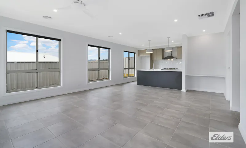 16 Stobie Crescent, Leneva, VIC, 3691 - Image 2