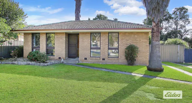 10 Wiltshire Crescent — photo from Elders Real Estate Albury/Wodonga