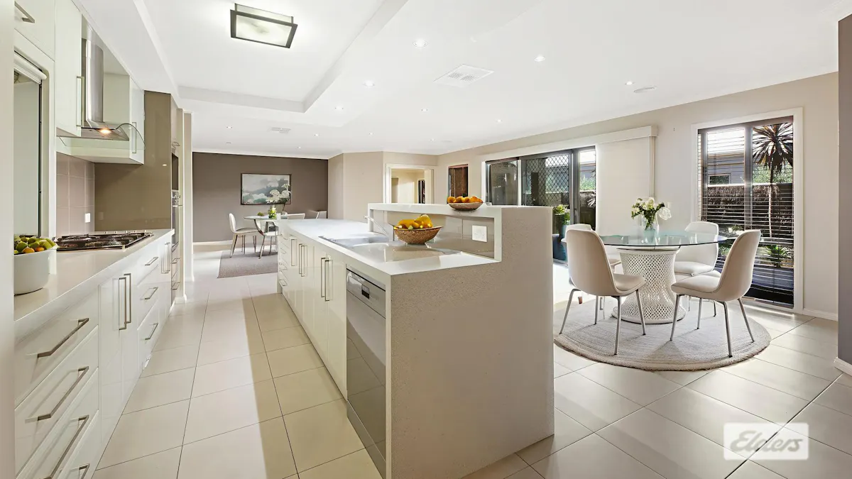 30 Golflinks Avenue, West Wodonga, VIC, 3690 - Image 2