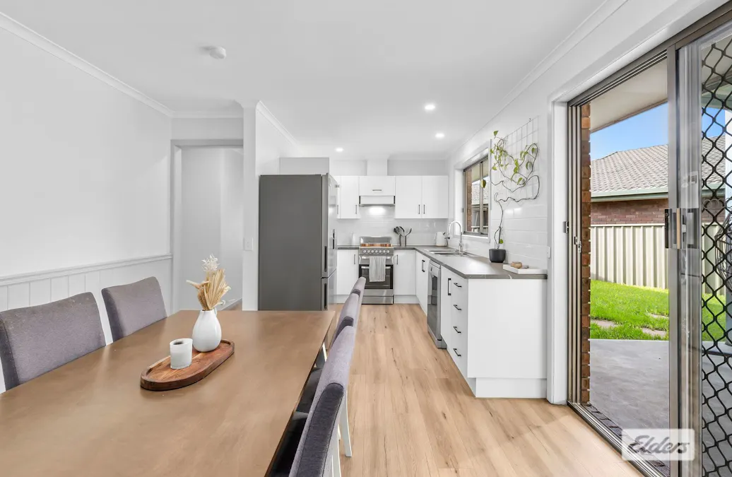 9 McEwen Crescent, West Wodonga, VIC, 3690 - Image 2