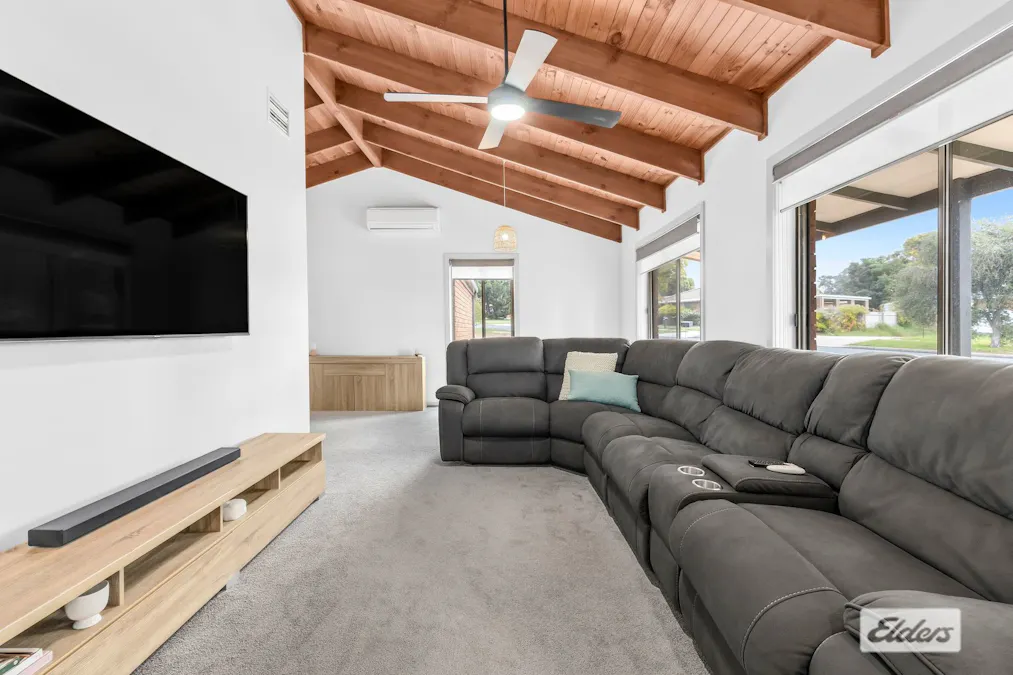 9 McEwen Crescent, West Wodonga, VIC, 3690 - Image 5