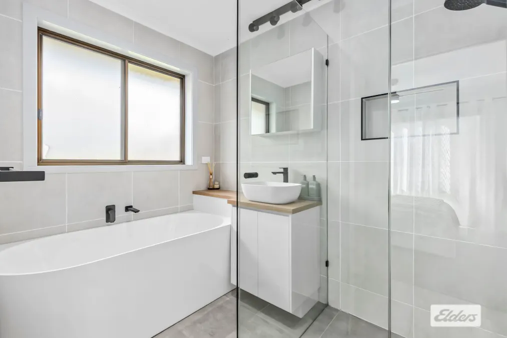 9 McEwen Crescent, West Wodonga, VIC, 3690 - Image 9