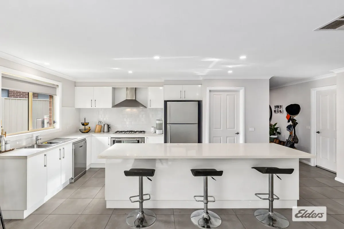 39 Murray Way — photo 3 of 12