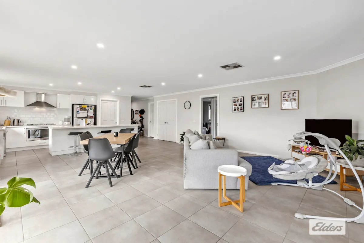 39 Murray Way — photo 4 of 12
