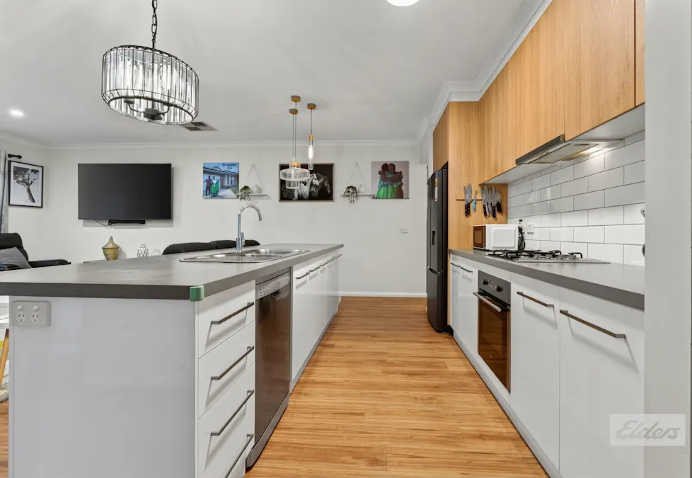 4 Middleton Crescent, Wodonga, VIC, 3690 - Image 3