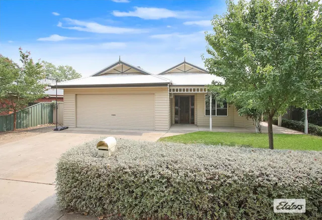 43 Pell Street — photo from Elders Real Estate Albury/Wodonga