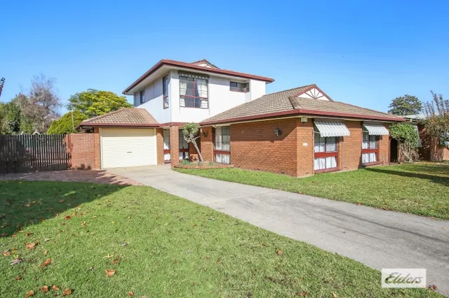 1085 Pemberton Street — photo from Elders Real Estate Albury/Wodonga