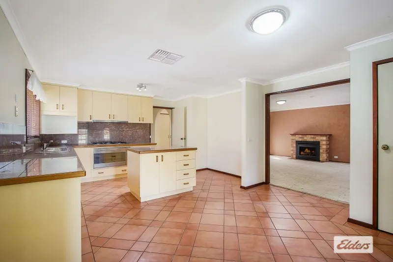 1085 Pemberton Street — photo 4 of 8