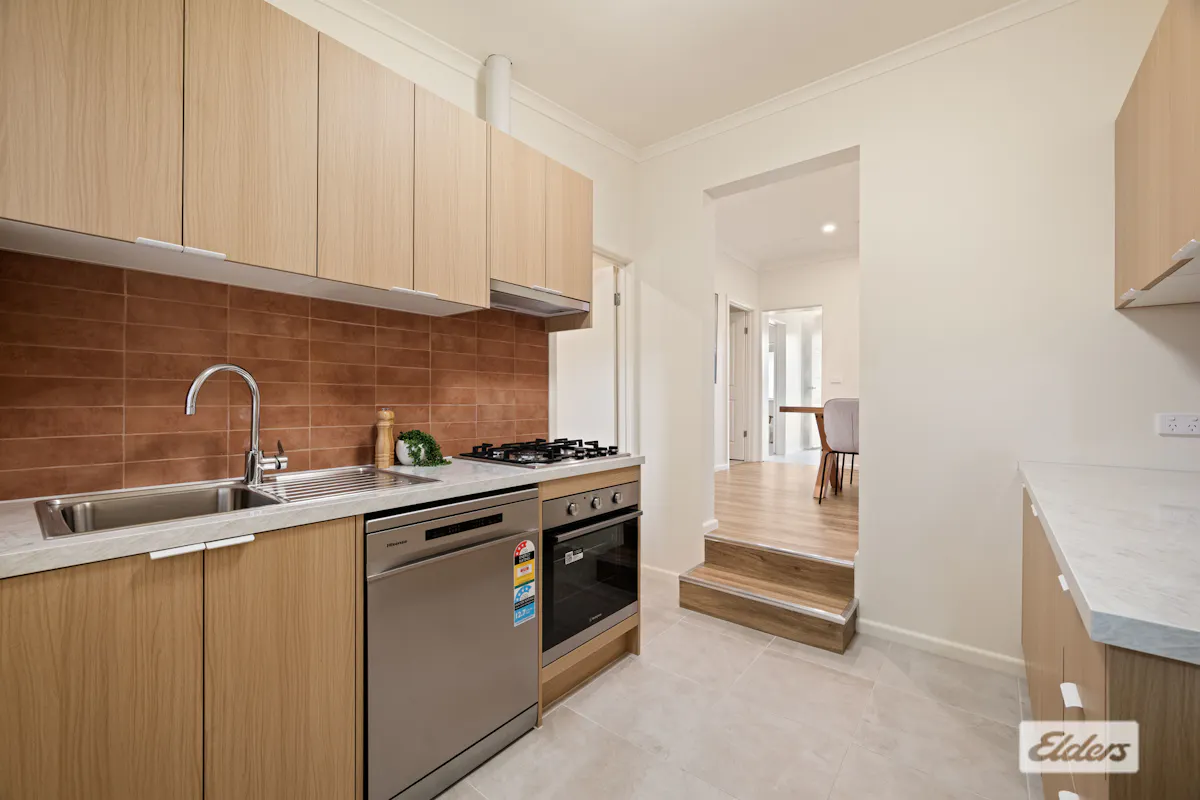 303 Clarence Street — photo 11 of 17