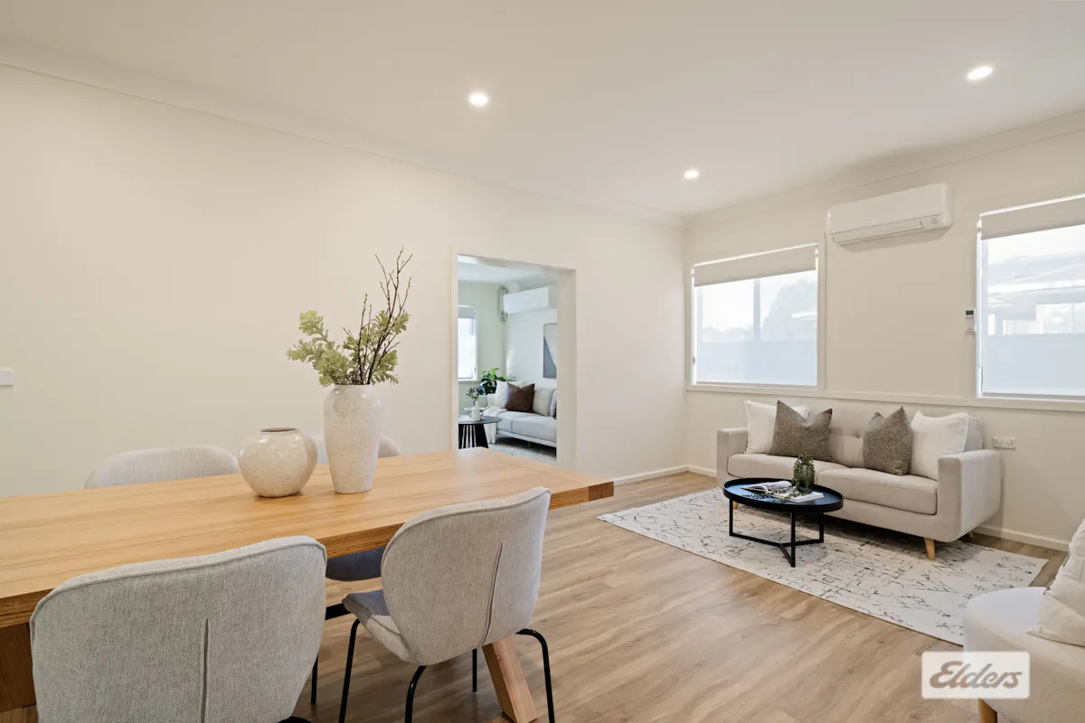 303 Clarence Street — photo 6 of 17