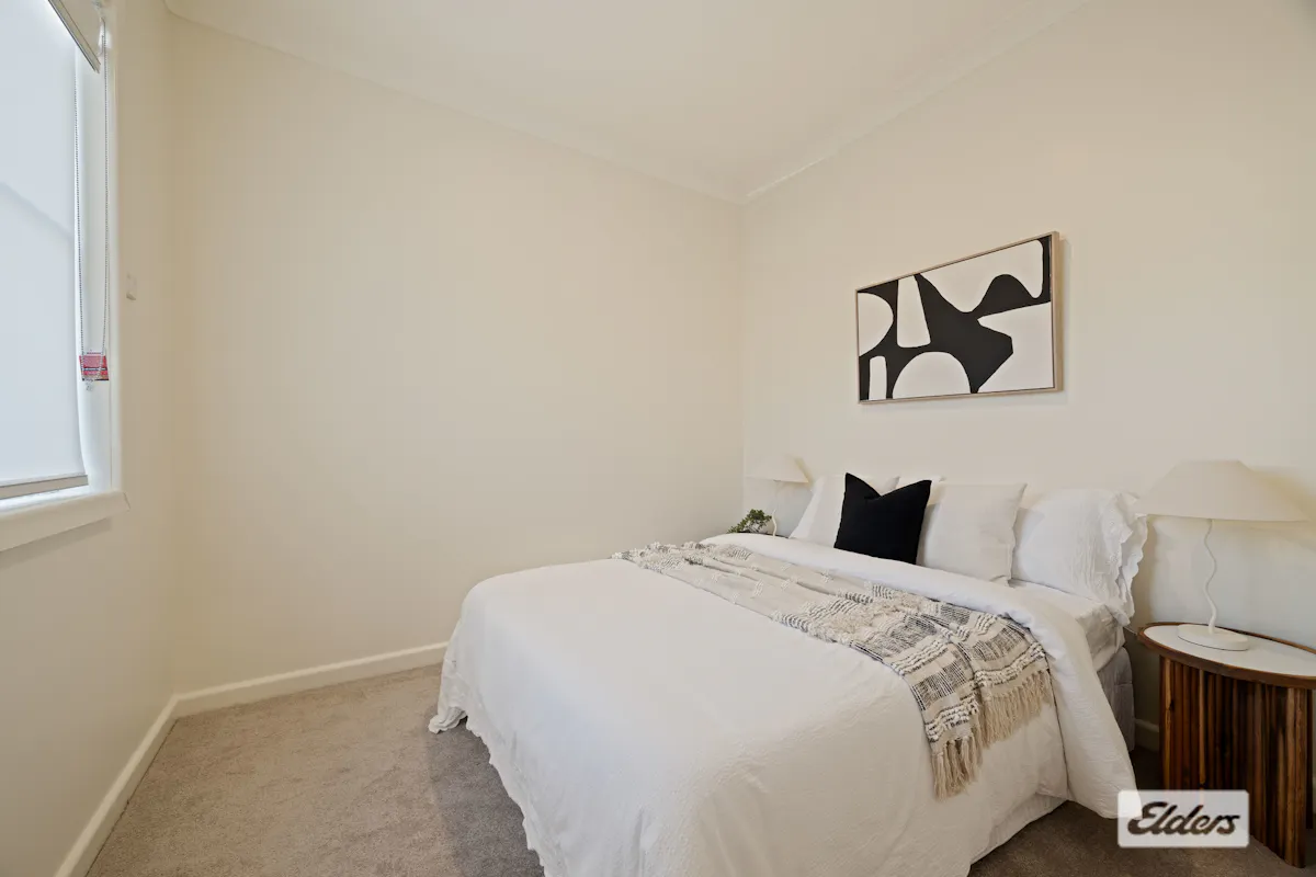 303 Clarence Street — photo 10 of 17