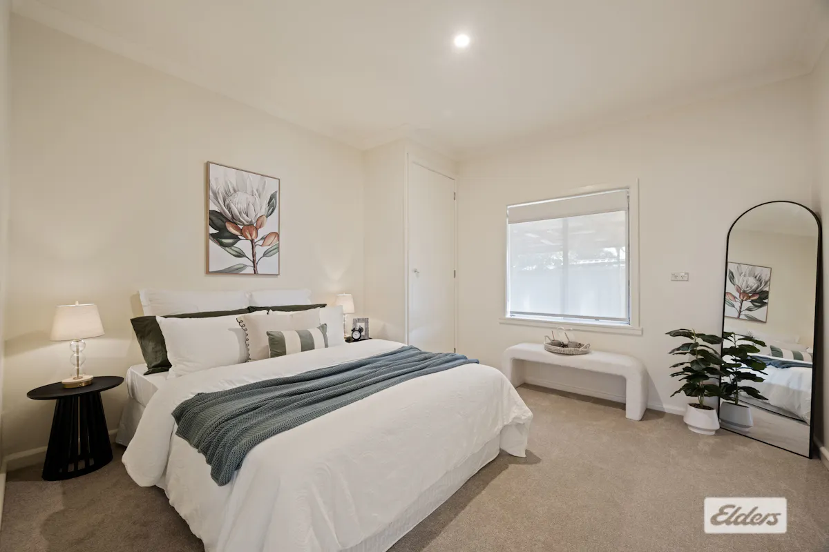 303 Clarence Street — photo 9 of 17
